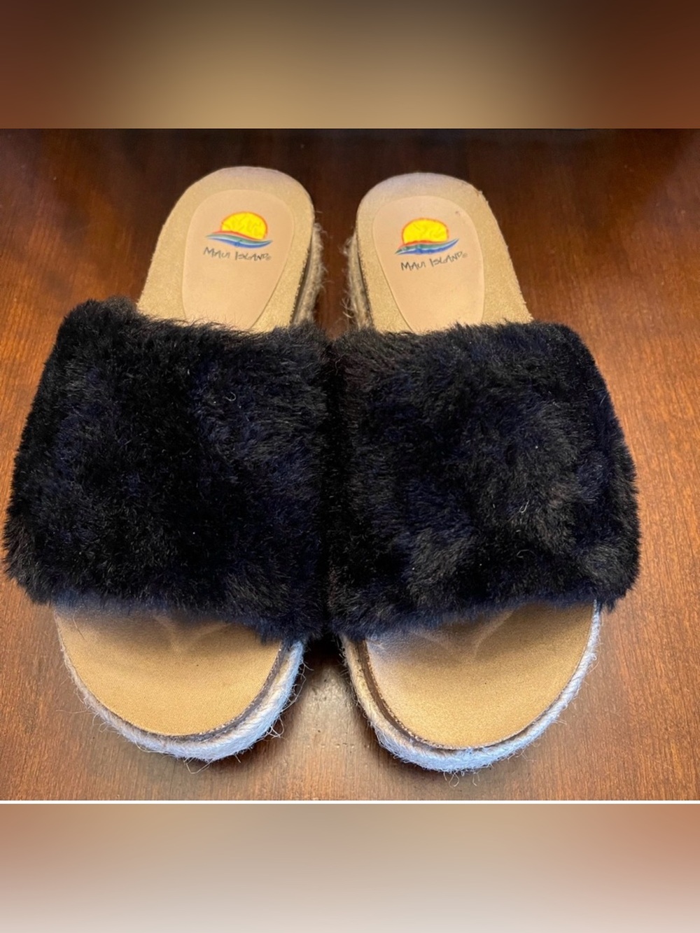 "MAUI ISLAND" Black Faux Fir Slip On Wedge Sandals - SZ 7